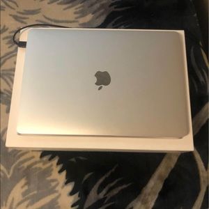 Apple MacBook Pro 13in (256GB SSD, M1, 8GB) Laptop - Space Gray - Barely Used